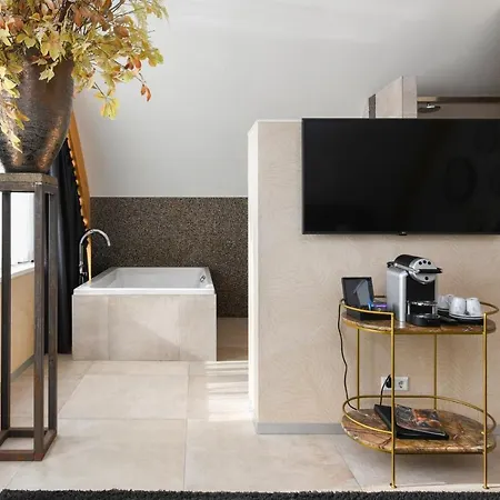 De Roode Schuur Hotel 4*