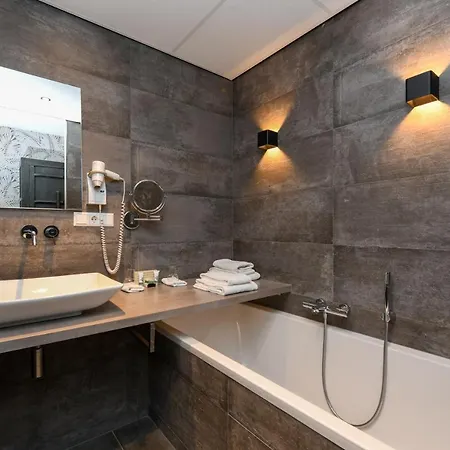 De Roode Schuur 4*