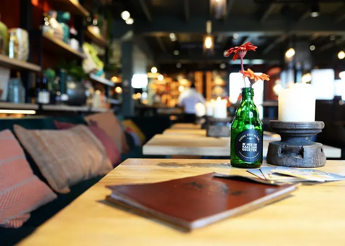 Отель De Roode Schuur Нейкерк