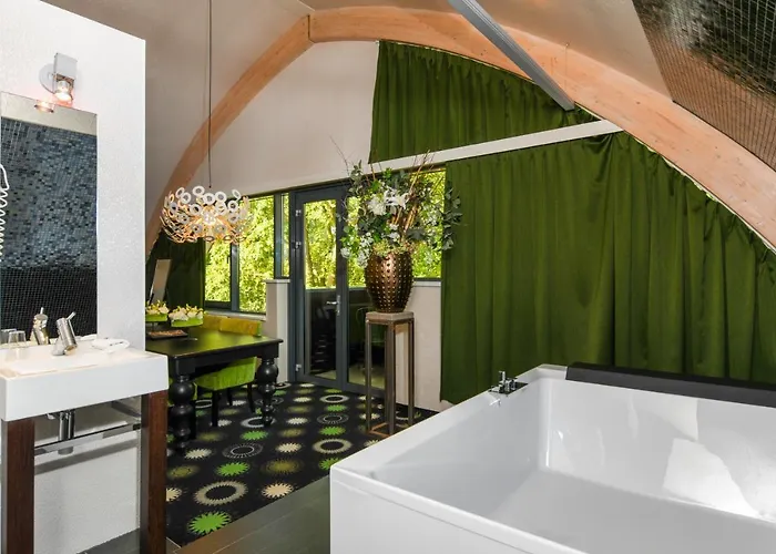 De Roode Schuur Hotel 4*