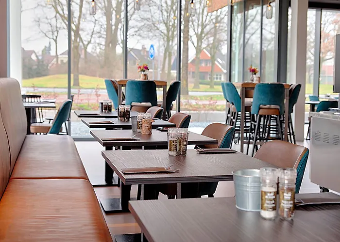 Отель De Roode Schuur